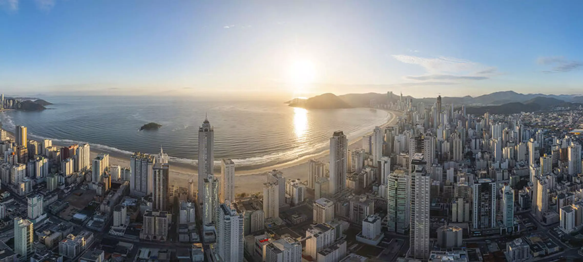Mercado imobiliário de Balneário Camboriú: o que sustenta a demanda na cidade com o m² mais valorizado do Brasil